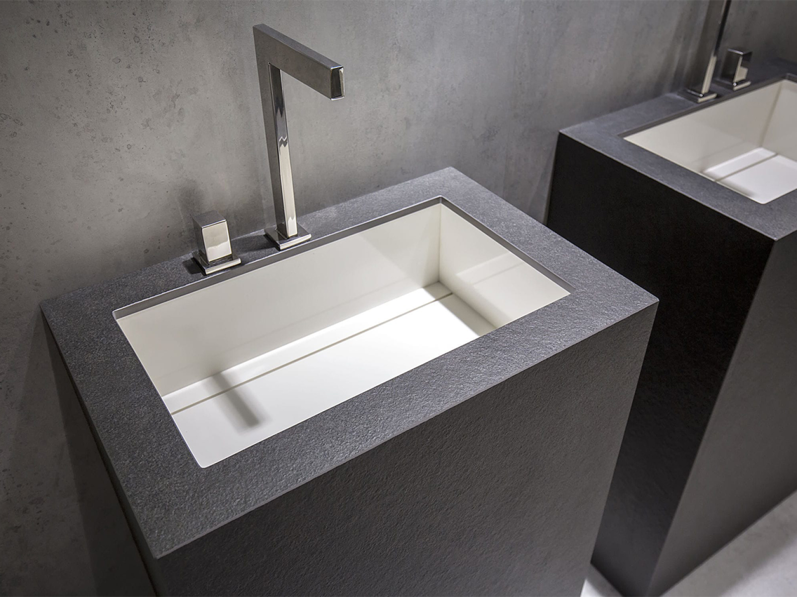 Noir Zimbabwe Riverwashed